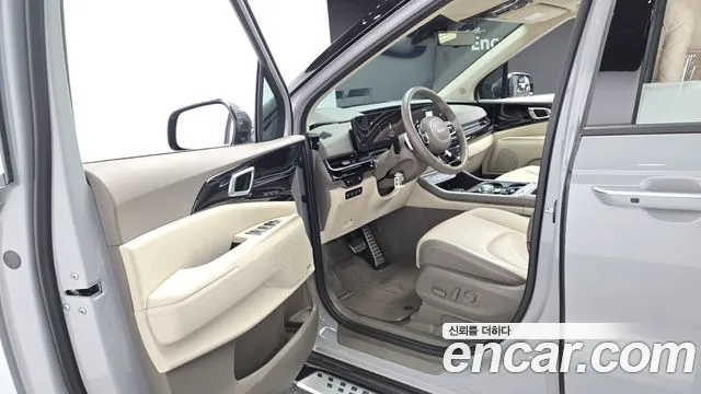Kia Carnival — фото 10
