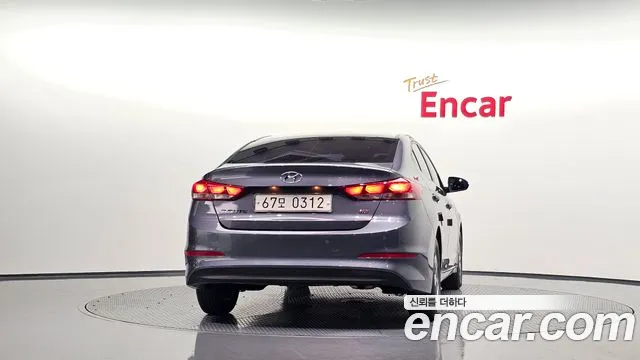 Hyundai Avante — фото 3