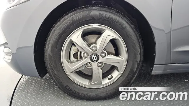 Hyundai Avante — фото 4