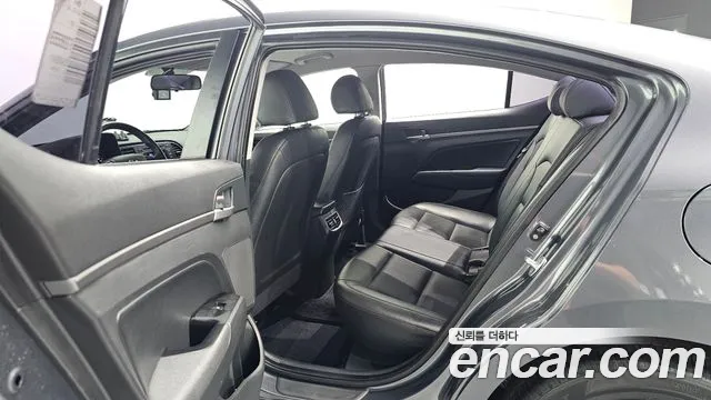 Hyundai Avante — фото 10