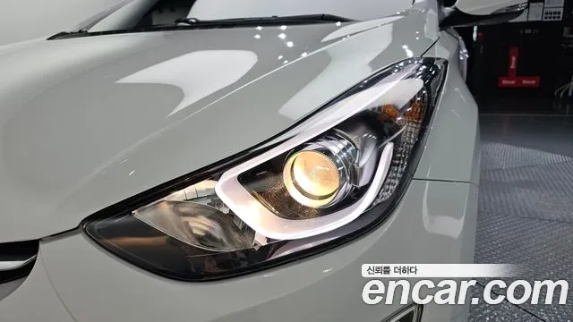 Hyundai Avante — фото 22