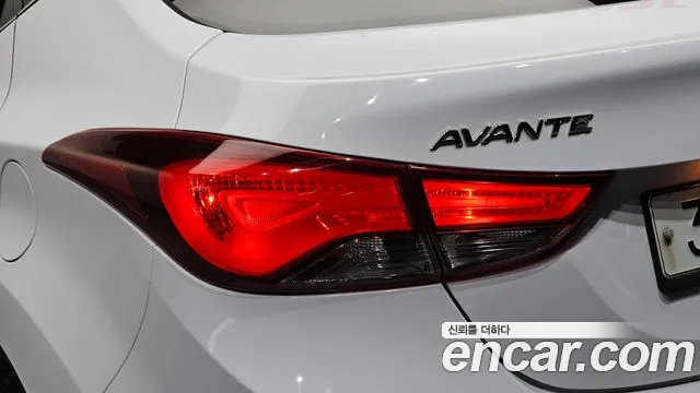 Hyundai Avante — фото 23