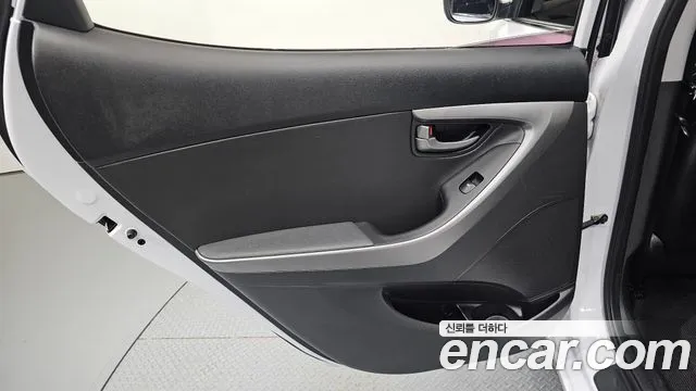 Hyundai Avante — фото 25
