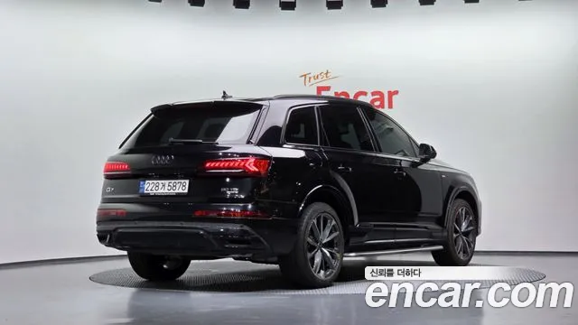 Audi Q7 — фото 2