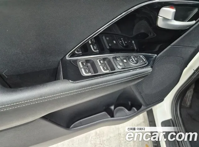Kia Niro — фото 11
