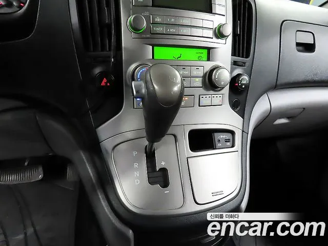 Hyundai Starex — фото 13