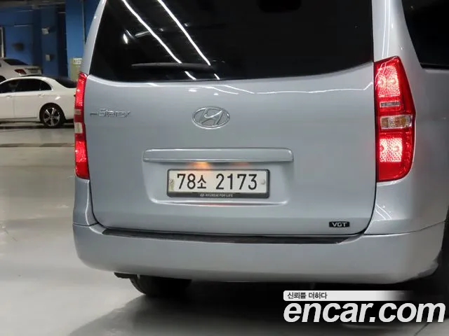 Hyundai Starex — фото 17