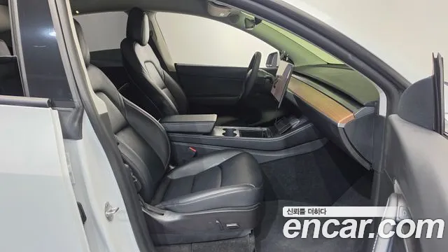 Tesla Model Y — фото 27