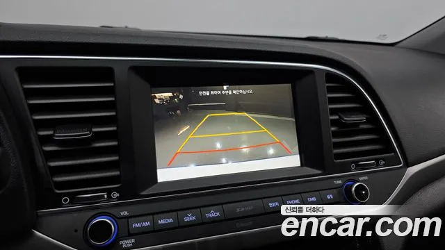 Hyundai Avante — фото 16