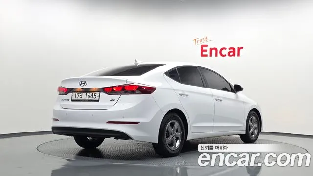 Hyundai Avante — фото 2