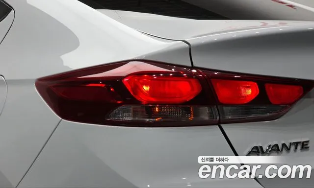Hyundai Avante — фото 23