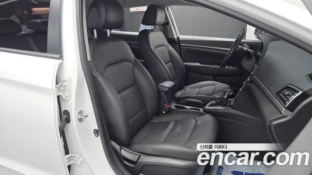 Hyundai Avante — фото 26