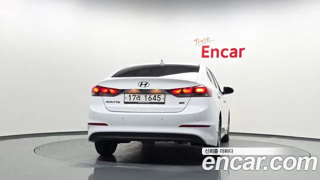 Hyundai Avante — фото 4
