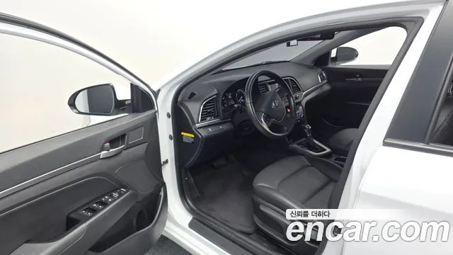 Hyundai Avante — фото 10