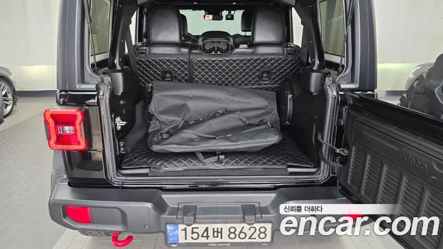 Jeep Wrangler — фото 20
