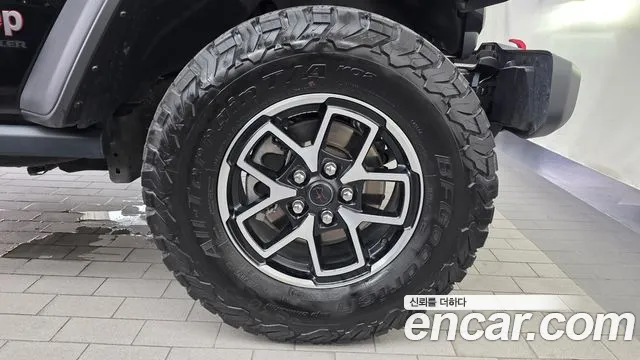 Jeep Wrangler — фото 21