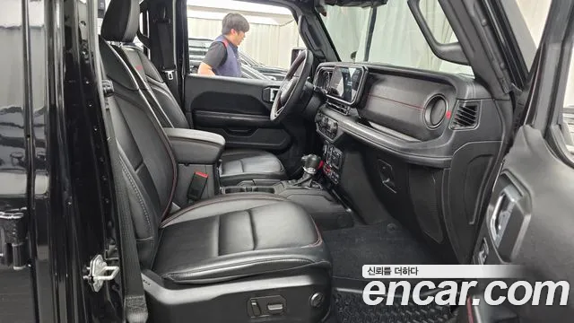 Jeep Wrangler — фото 26