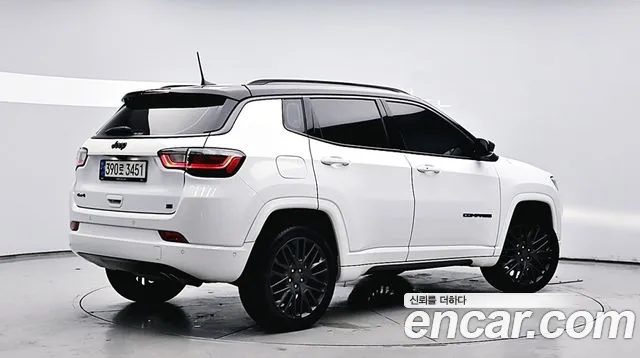 Jeep Compass — фото 4