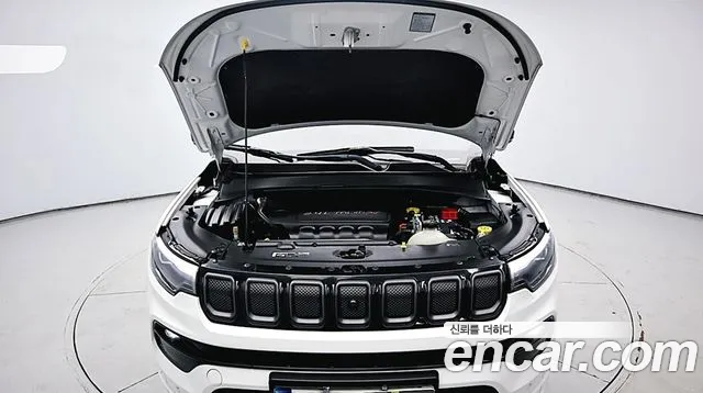 Jeep Compass — фото 6