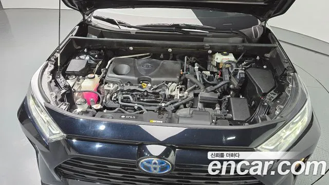 Toyota RAV4 — фото 5