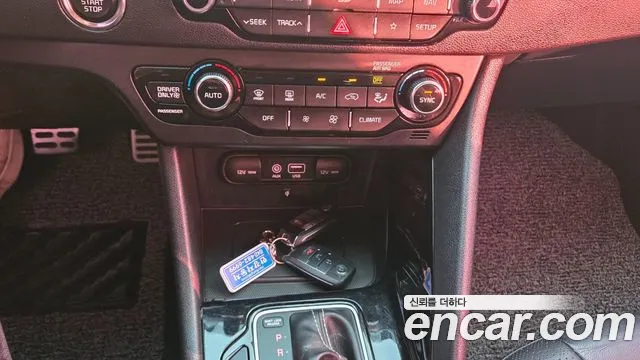 Kia Niro — фото 14
