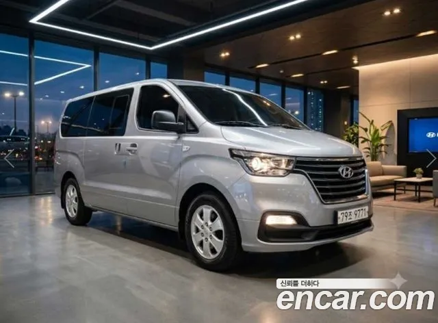 Hyundai Starex — фото 1