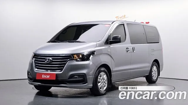 Hyundai Starex — фото 1