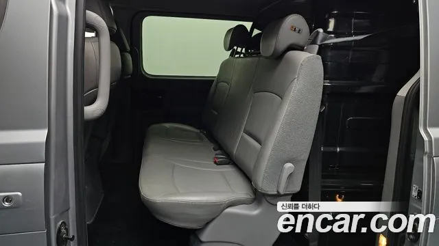 Hyundai Starex — фото 12