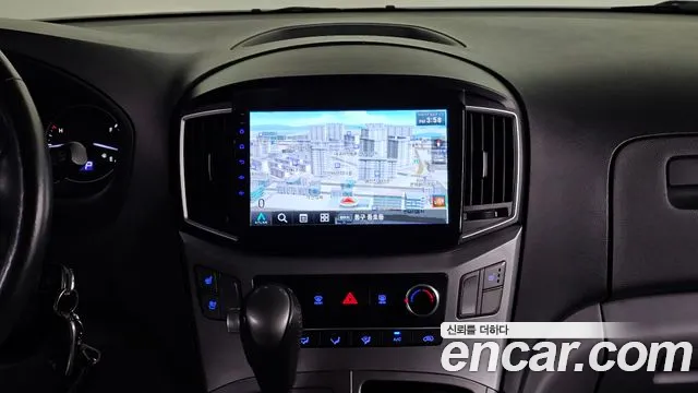 Hyundai Starex — фото 14