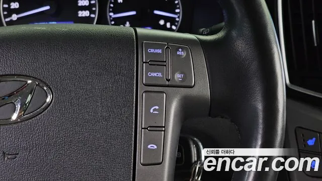 Hyundai Starex — фото 19