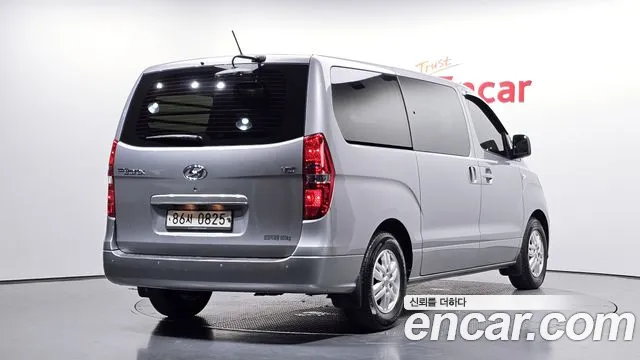 Hyundai Starex — фото 2