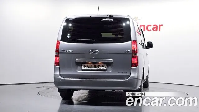 Hyundai Starex — фото 4