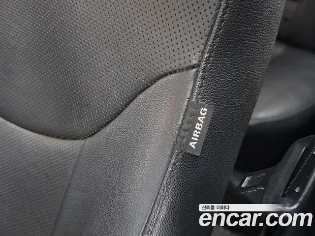 Hyundai Avante — фото 19
