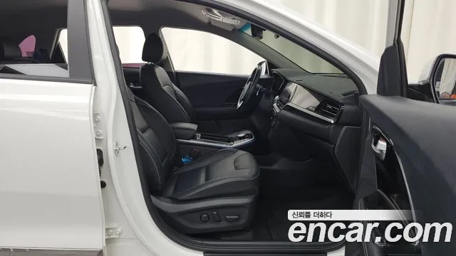 Kia Niro — фото 11