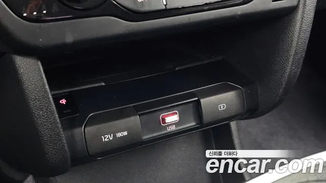 Kia Niro — фото 27