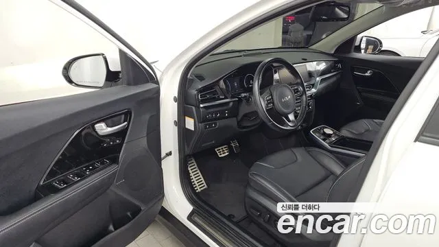 Kia Niro — фото 10