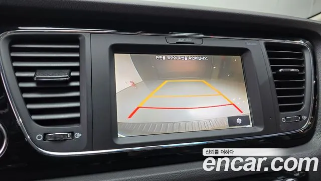 Kia Carnival — фото 15