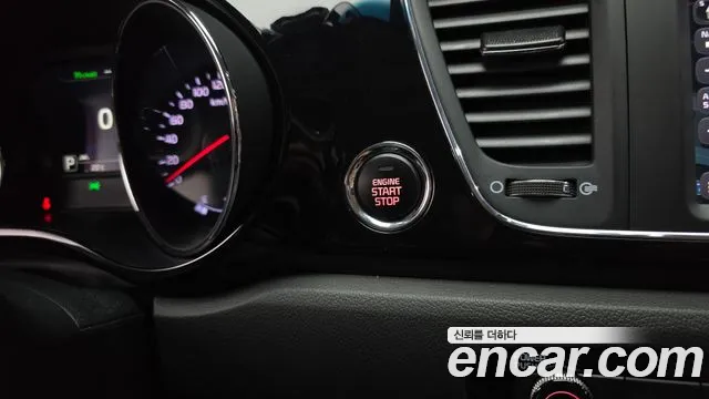 Kia Carnival — фото 18