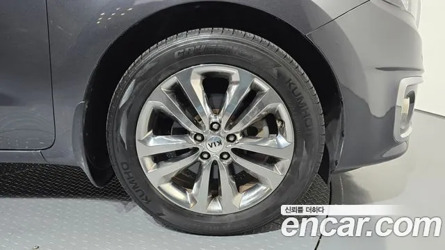 Kia Carnival — фото 20