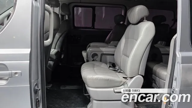 Hyundai Starex — фото 12