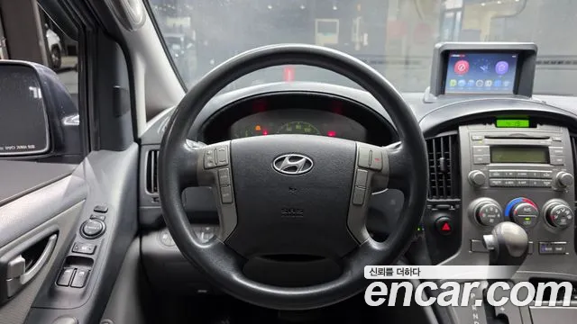 Hyundai Starex — фото 14
