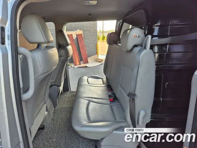 Hyundai Starex — фото 15