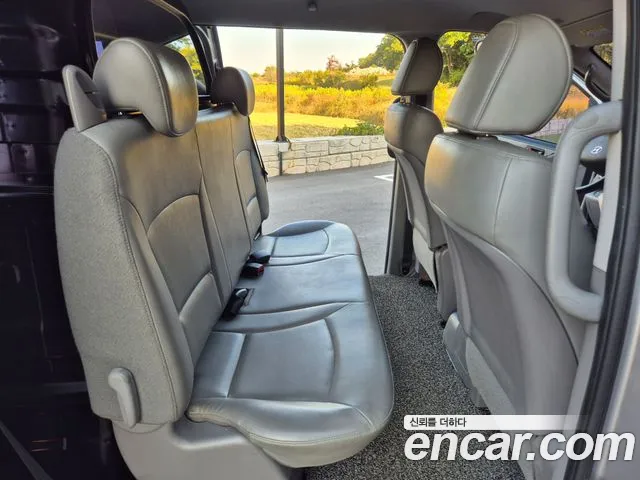 Hyundai Starex — фото 16