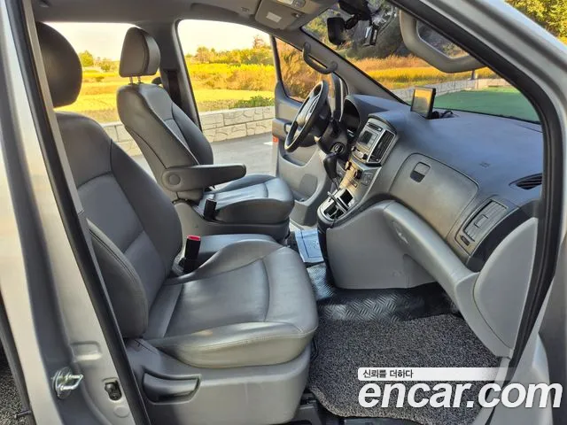 Hyundai Starex — фото 17