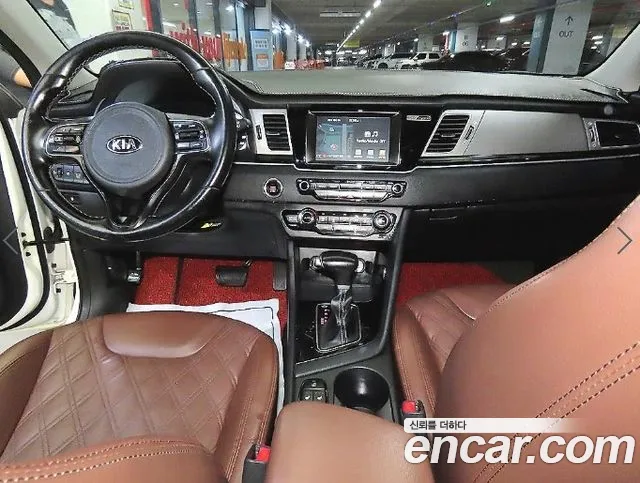 Kia Niro — фото 11
