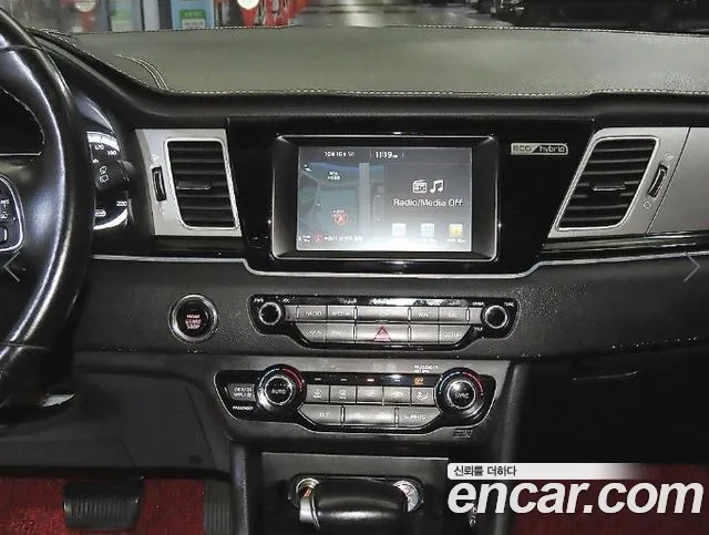 Kia Niro — фото 12