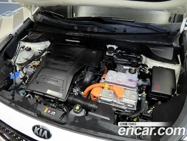 Kia Niro — фото 19
