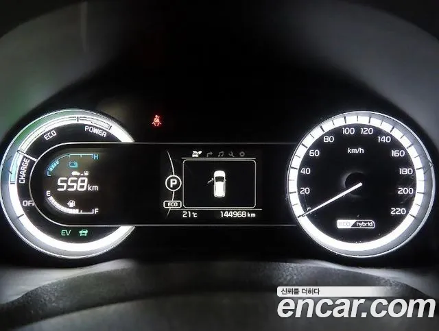 Kia Niro — фото 10
