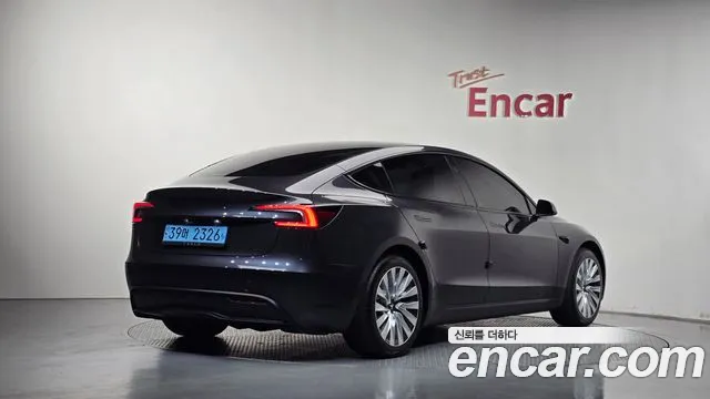 Tesla Model 3 — фото 2