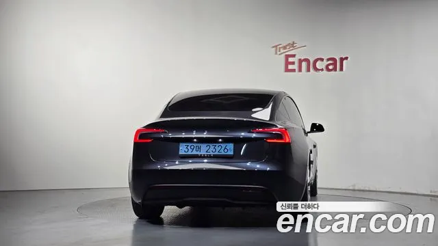 Tesla Model 3 — фото 4